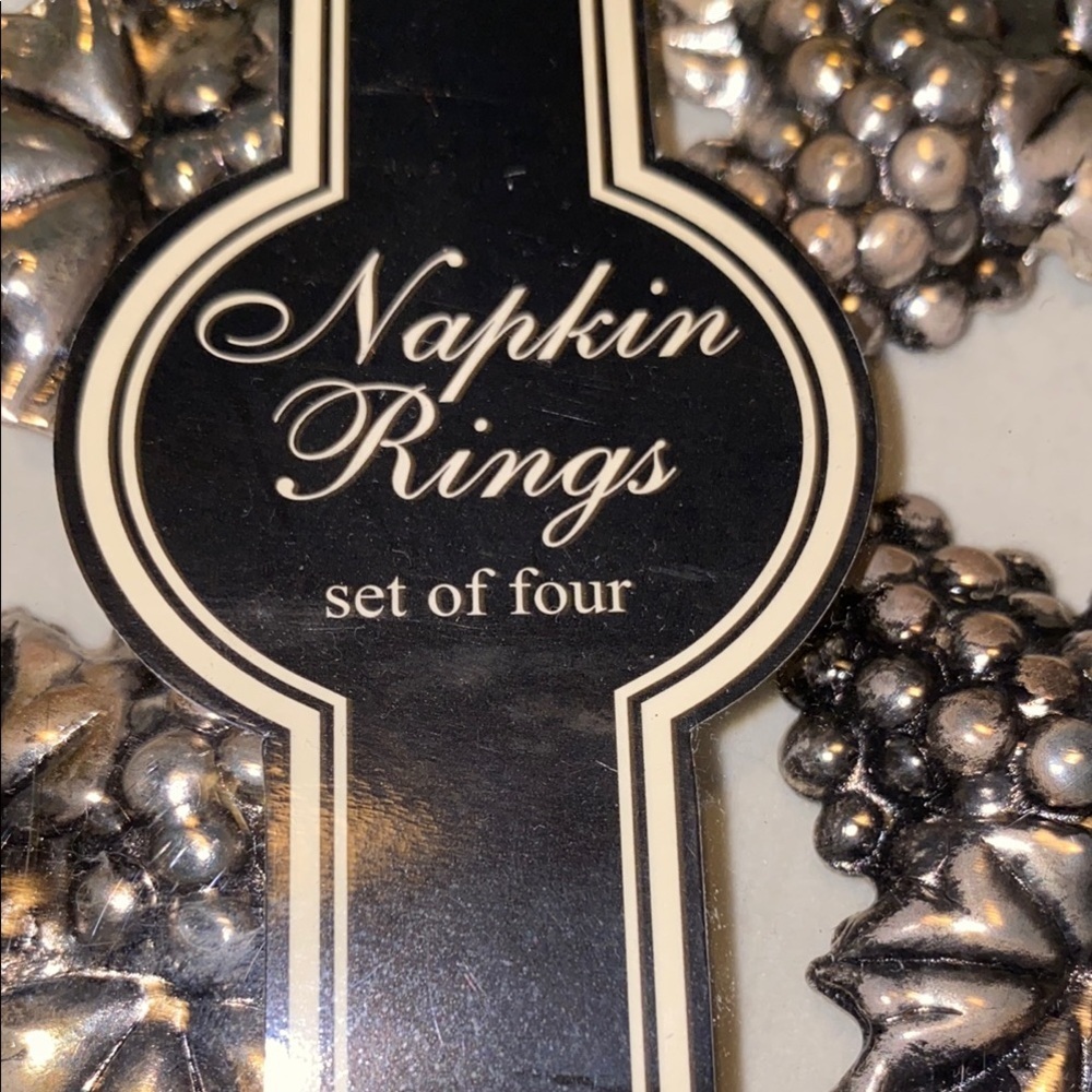 BX48 Silver Leaf and grape vines Napkin Rings Set of Four - Picture 2 of 4